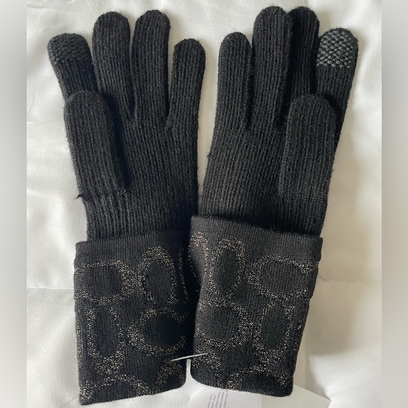 Coach Signature Knit Tech Gloves - Picture 4 of 4